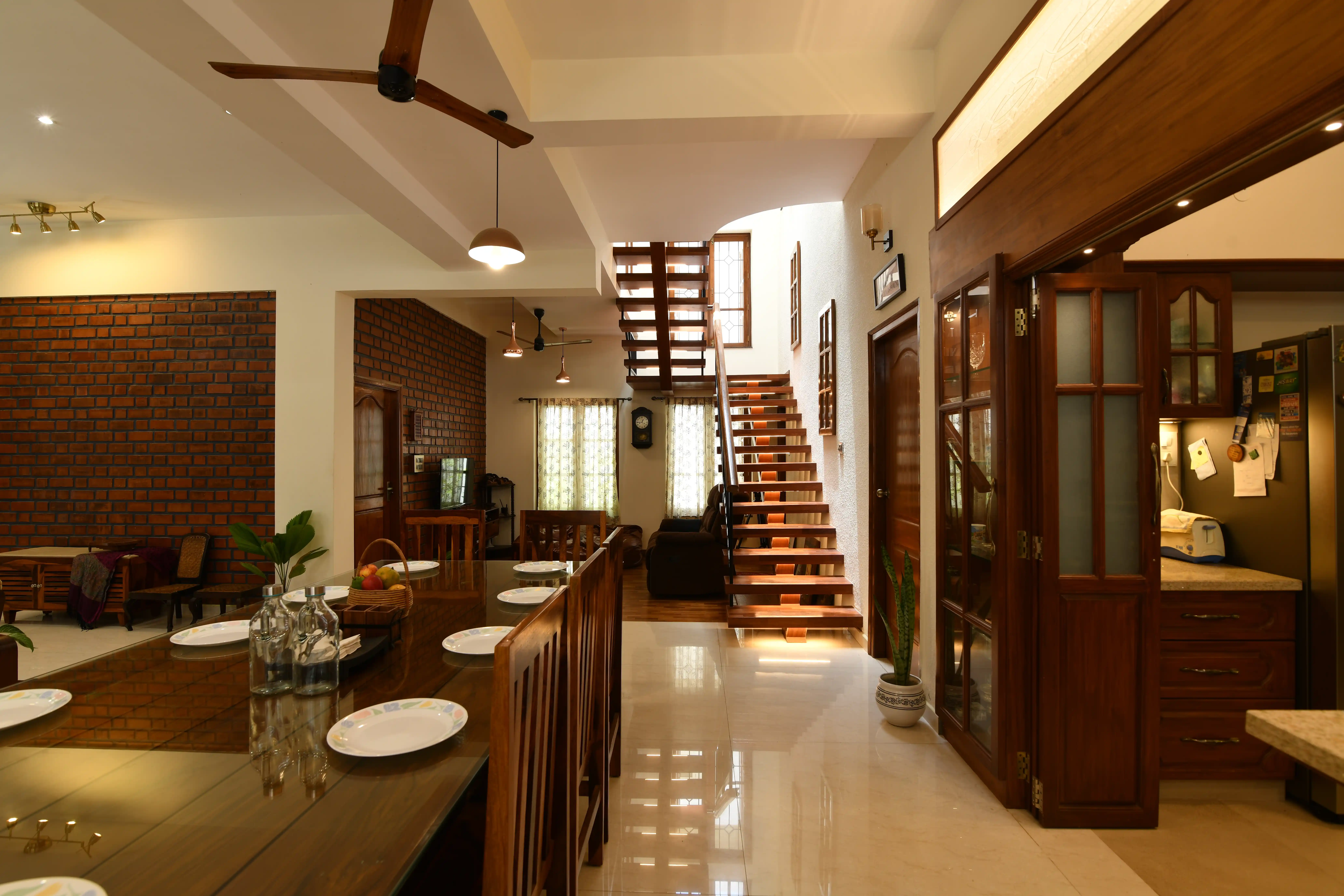 English House gallery image 2